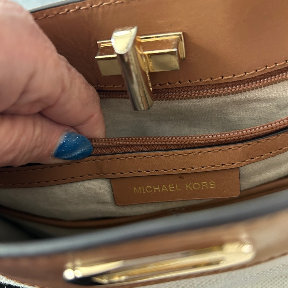 Michael Kors Large Sullivan Brown and Cream Shoulder Bag - Picture 4 of 11